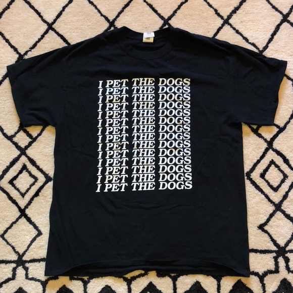 Gildan Other - Unique I Pet The Dogs black tee shirt
